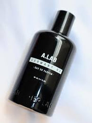 Another lab Italy 86 dupe Valentino Born in Roma Intense (masculino)